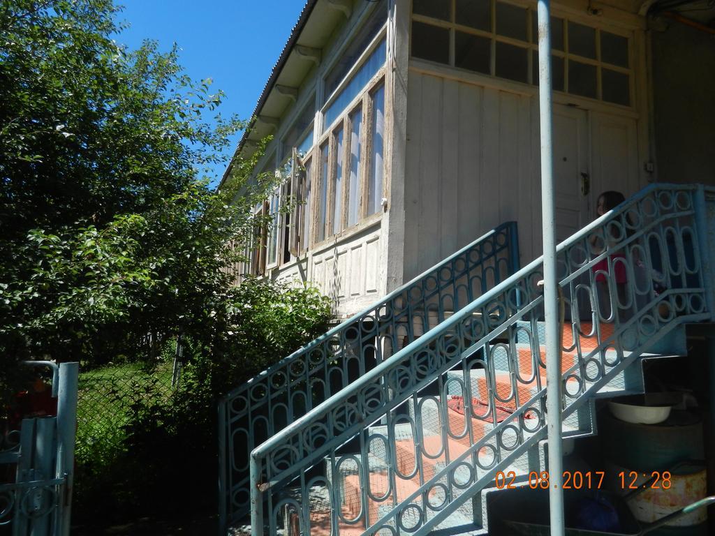 Marina Chartolani'S Guest House Mestia Exterior photo