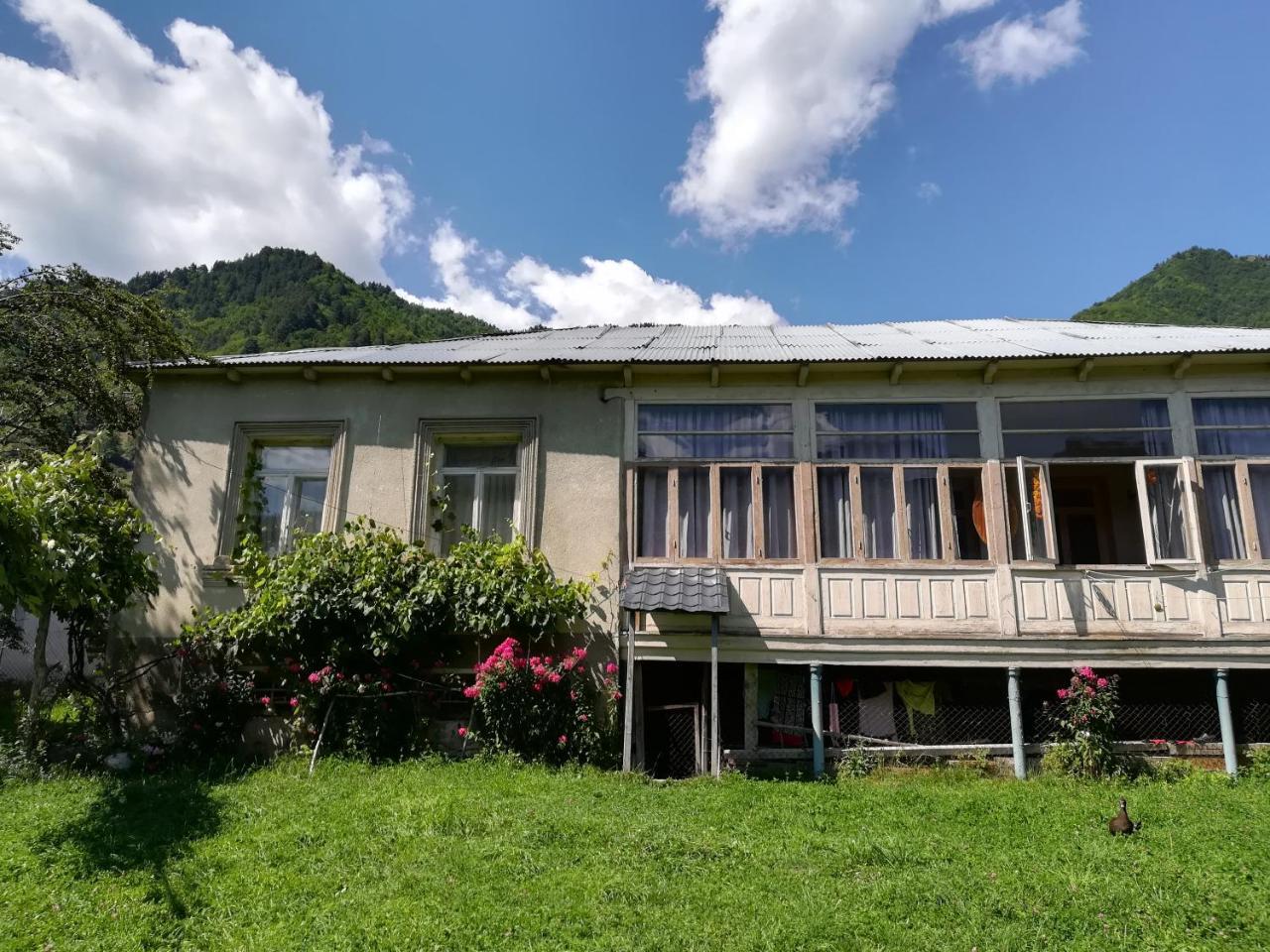 Marina Chartolani'S Guest House Mestia Exterior photo