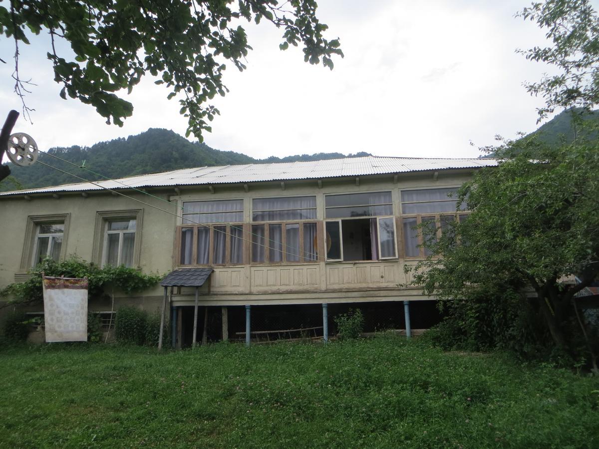 Marina Chartolani'S Guest House Mestia Exterior photo